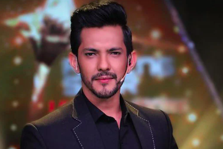 Aditya Narayan, finally spoke to address the uproar of chaddi video from 2017